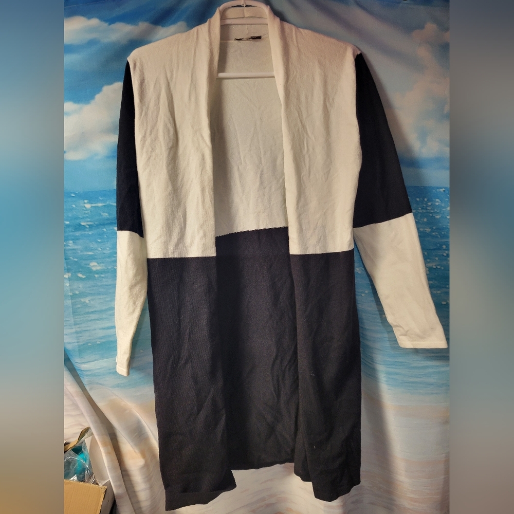 Vila Milano NWOT Black & White Colorblock Cardigan Women's‎ Size Small